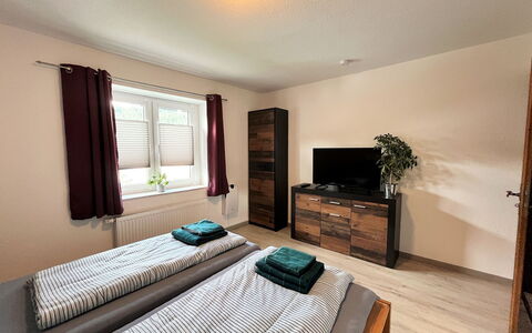 Nürburgblick: Property, Window, Wood, Interior Design, Lighting, Comfort, Floor, Houseplant, Flooring