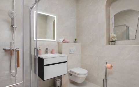 Villa Marina i: Mirror, Plumbing Fixture, Property, Tap, Sink, Bathroom Sink, Bathroom, Interior Design, Floor