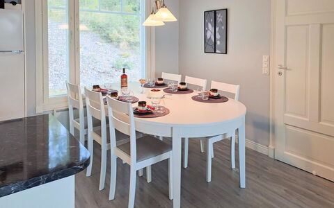Villa Leinola 1: Balcony, Apartment, Shade, Glass, Condominium, Handrail, Porch, Daylighting, Deck, Outdoor Furniture