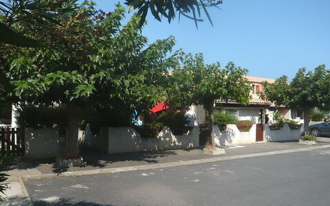L'Hacienda: Property, Tree, Town, Residential Area, Neighbourhood, Sky, Real Estate, Road, Plant, Street