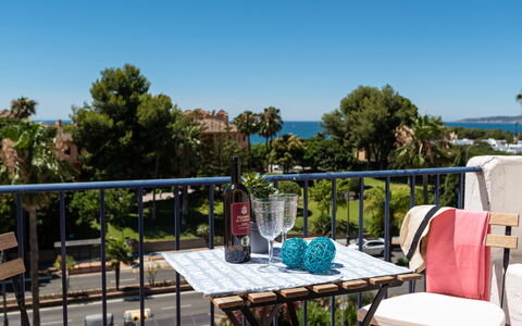 Sol de Estepona: Property, Real Estate, Sky, Home, House, Building, Vacation, Tree, Room, Restaurant