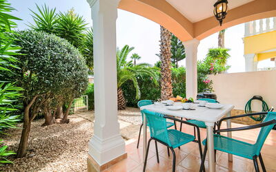 Accommodation:&nbsp;Rosada 463.4
