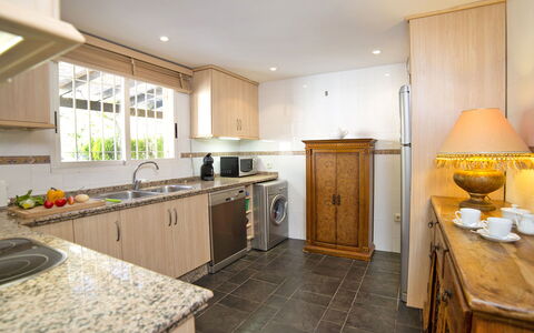 Bernia Golf: Countertop, Property, Room, Kitchen, Furniture, Cabinetry, Building, Floor, Interior Design, Real Estate