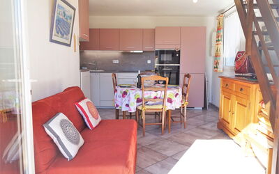 Accommodation:&nbsp;Les Romarines 310.5