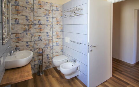 Porto Valtravaglia 105: Bathroom, Room, Property, Tile, Floor, Wall, Plumbing Fixture, Ceramic, Interior Design, Toilet