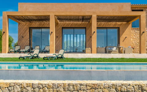 Can Navarro: Plant, Sky, Azure, Shade, Rectangle, Line, Window, Residential Area, Landscape, Real Estate