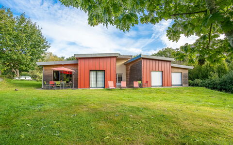 Villa Heol: Grass, Landscape, Land Lot, Home, Garden, Farmhouse, Cottage, Estate, Lawn, Landscaping