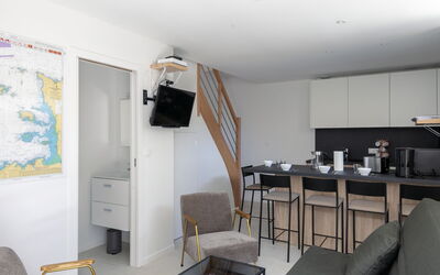 Maison Pierre 590.2: Property, Table, Building, Interior Design, Home Appliance, Flooring, Wood, Floor, Picture Frame, Living Room