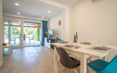 Natali: Property, Room, Real Estate, Furniture, Building, Interior Design, House, Table, Dining Room, Floor