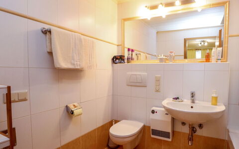 Annis Nest: Bathroom, Property, Room, Interior Design, Plumbing Fixture, Architecture, Building, House, Real Estate, Tap