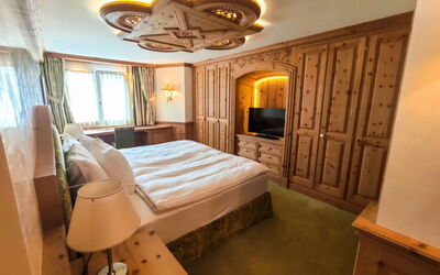 Seehof 1 550.1: Room, Bedroom, Bed, Furniture, Property, Bed Frame, Interior Design, Building, Bed Sheet, Ceiling