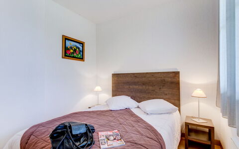 Loudenvielle 651: Bedroom, Bed, Room, Furniture, Property, Bed Sheet, Bed Frame, Interior Design, Bedding, Floor