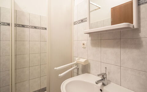 Pula Krnica 120: Bathroom, Property, Tile, Room, Tap, Interior Design, Architecture, Wall, Plumbing Fixture, Ceramic