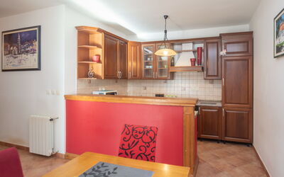 Accommodation:&nbsp;Iva 120.1