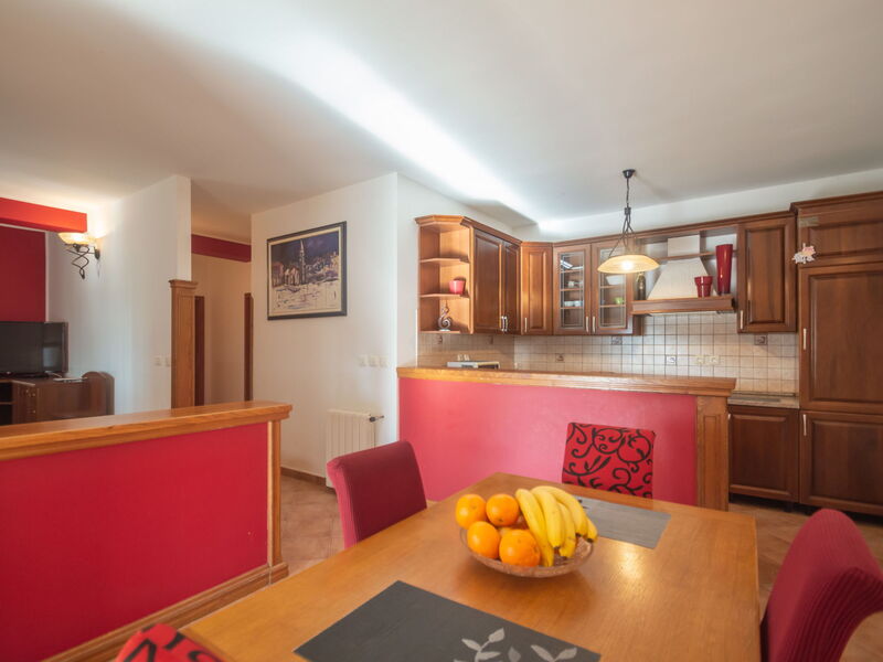 Accommodation:&nbsp;Iva 120.1