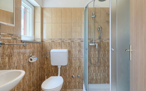 Melian: Plumbing Fixture, Property, Tap, Shower Head, Bathroom, Shower Door, Purple, Shower, Building
