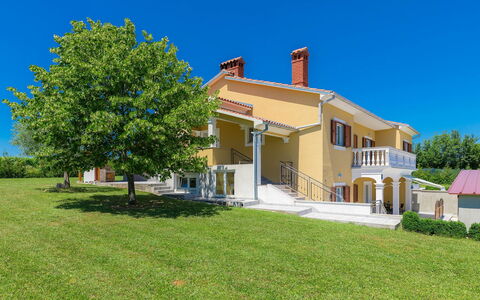 Melian: Property, House, Home, Residential Area, Real Estate, Building, Architecture, Estate, Land Lot, Neighbourhood