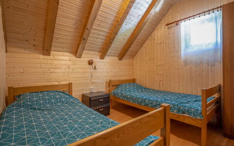 Legendao: Room, Furniture, Bedroom, Property, Building, Bed, Interior Design, Cabin, Architecture, Wood
