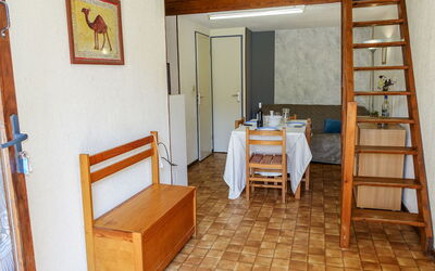 Les Amandines 850.3: Furniture, Property, Table, Building, Picture Frame, Wood, Interior Design, Ladder, Flooring, Living Room
