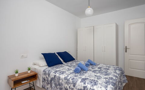 La Dorada: Bedroom, Bed, Room, Furniture, Property, Bed Sheet, Bed Frame, Bedding, Floor, Wall
