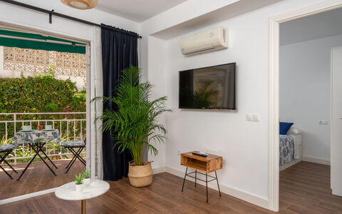 La Dorada: Property, Room, Green, Interior Design, Real Estate, Furniture, Building, Floor, House, Laminate Flooring