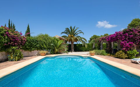 Villa Lander: Swimming Pool, Property, Real Estate, Resort, Vacation, House, Estate, Building, Leisure, Villa