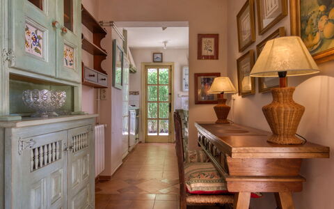 Villa Lander: Room, Property, Furniture, Interior Design, Floor, Building, House, Ceiling, Home, Architecture