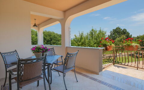 Ana: Property, Real Estate, Building, Room, House, Porch, Patio, Balcony, Home, Estate