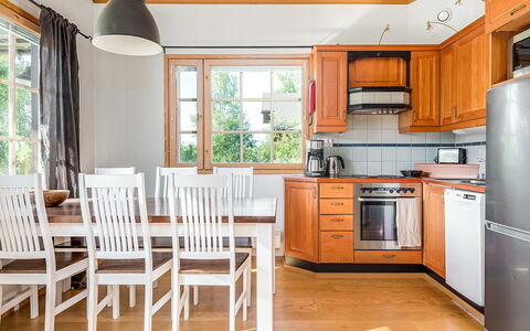 Ski and Camp Golf Casa Rocala: Furniture, Interior Design, Flooring, Floor, Wood, Ceiling, Kitchen, Cabinetry, Wood Flooring, Chair