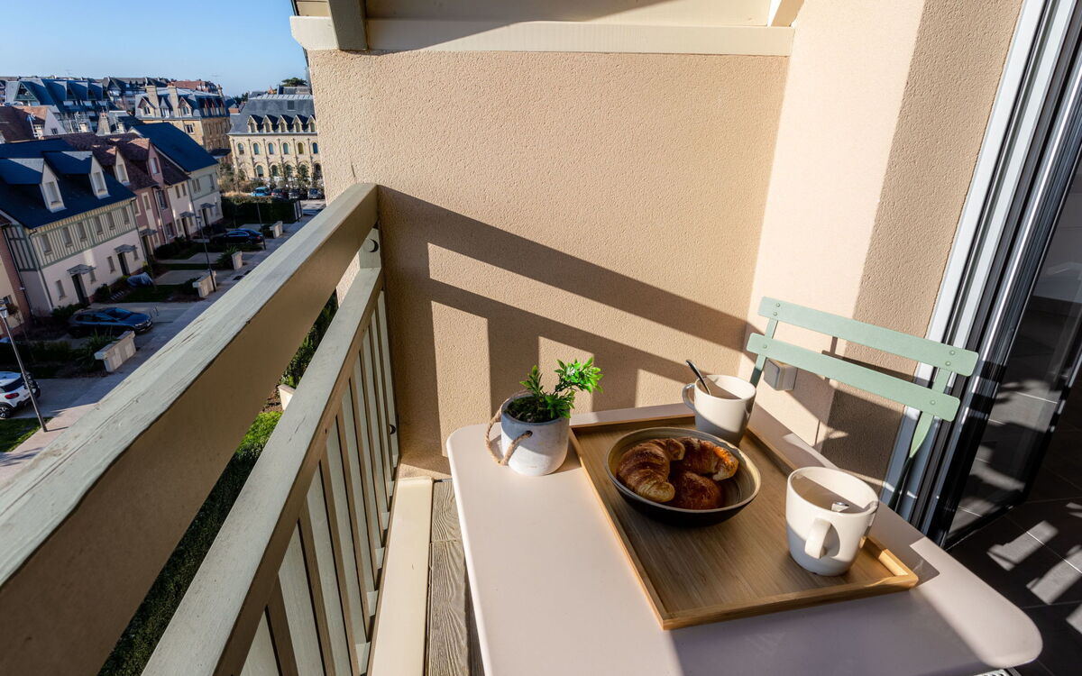 Accommodation:&nbsp;Les Arts 712.2