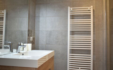 Deauville-Trouville 712: Mirror, Tap, Plumbing Fixture, Sink, Bathroom, Wood, Building, Interior Design, Rectangle