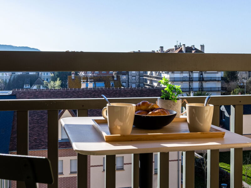 Accommodation:&nbsp;Les Arts 712.2