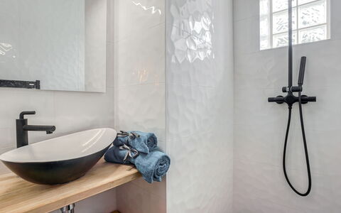 Villa Kerhostin: Bathroom, Property, Room, Bathroom Sink, Plumbing Fixture, Wall, Interior Design, Tile, Tap, Architecture