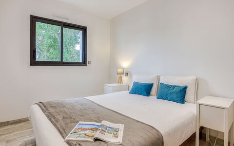 Villa Kerhostin: Bedroom, Furniture, Room, Bed, Property, Bed Frame, Bed Sheet, Interior Design, Floor, Bedding