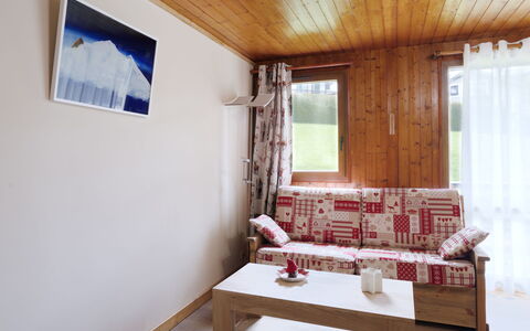 Le Nerey: Property, Window, Building, Wood, Interior Design, Curtain, Floor, Flooring, Hardwood