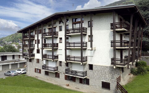 Le Nerey: Apartment, Condominium, Balcony, Hotel