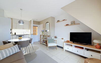 Accommodation:&nbsp;Seaside Escape with Pool 280.22