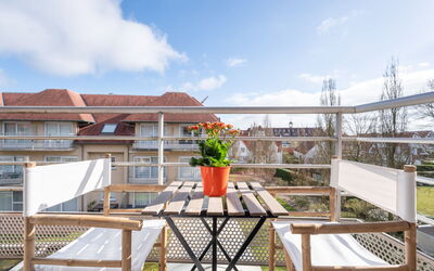 Accommodation:&nbsp;Appartment with Beach Cabine and Parking 280.14