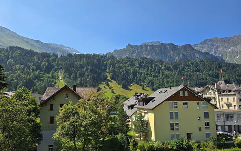 Titliszentrum 2: Mountainous Landforms, Mountain, Building, Residential Area, House, Mountain Range, Hill, Home, Architecture, Highland