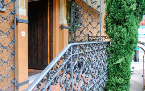 Fiorita: Plant, Property, Azure, Wood, Wall, Composite Material, Real Estate, Facade, Tints And Shades