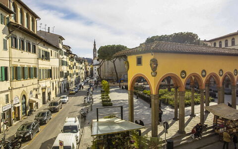 Florence 862: Town, City, Building, Human Settlement, Public Space, Town Square, Architecture, Yellow, Mixed-Use, Urban Area
