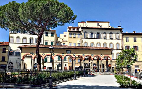 Florence 862: Building, Residential Area, Town, Property, Architecture, House, Mixed-Use, Neighbourhood, Home, Human Settlement