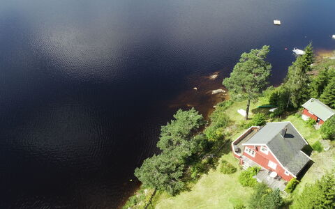 Ogge: Water, Water Resources, Plant, Natural Landscape, Building, Tree, Lake, Sunlight, Body Of Water, Atmospheric Phenomenon