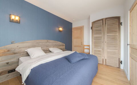 Villa Sas: Bedroom, Bed, Furniture, Room, Property, Bed Sheet, Floor, Wood Flooring, Bedding, Wall