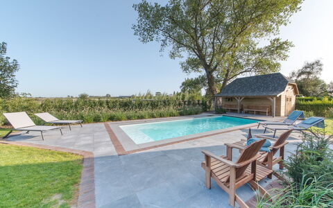 Villa Sas: Property, Swimming Pool, House, Building, Real Estate, Estate, Home, Villa, Backyard, Grass