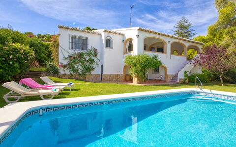 Villa Louise: Property, House, Real Estate, Building, Swimming Pool, Home, Villa, Residential Area, Estate, Vacation