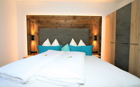 Apart Jasmin: Furniture, Comfort, Wood, Interior Design, Shade, Bed, Floor, Hardwood, Tints And Shades, Building
