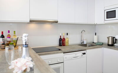 Accommodation:&nbsp;Miramar 03 472.3