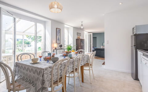 Villa Ostréa: Property, Room, Furniture, Building, Interior Design, Real Estate, Floor, Dining Room, House, Kitchen