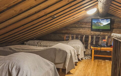 Kelotorppa B: Bedroom, Wood, Bed, Floor, Flooring, Ceiling, Bed Sheet, Interior Design, Bedding, Furniture
